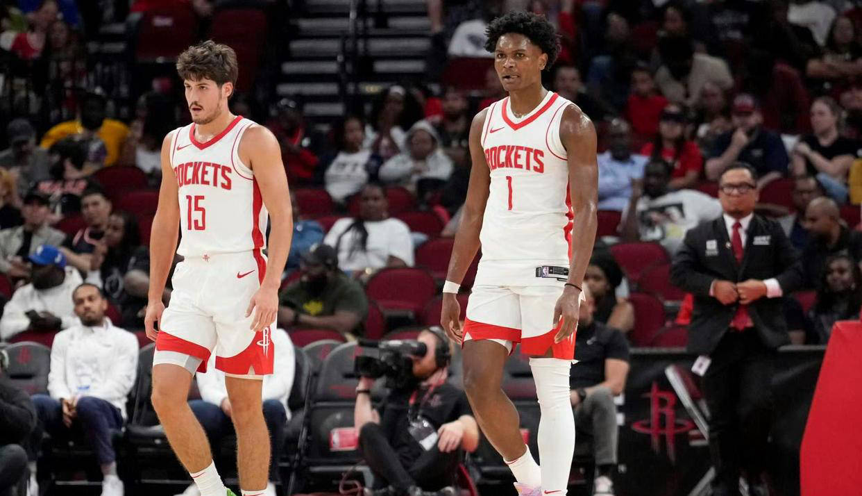 并在防守端 并在防守端