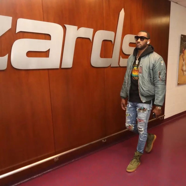 高压逼抢