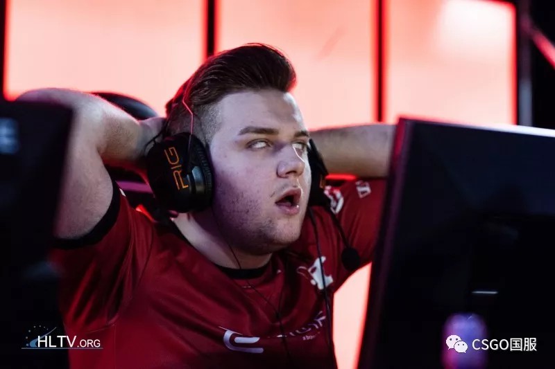 背后的训练